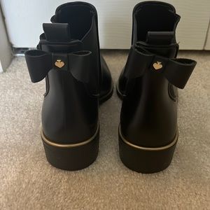 Kate spade ankle boots in black size 7